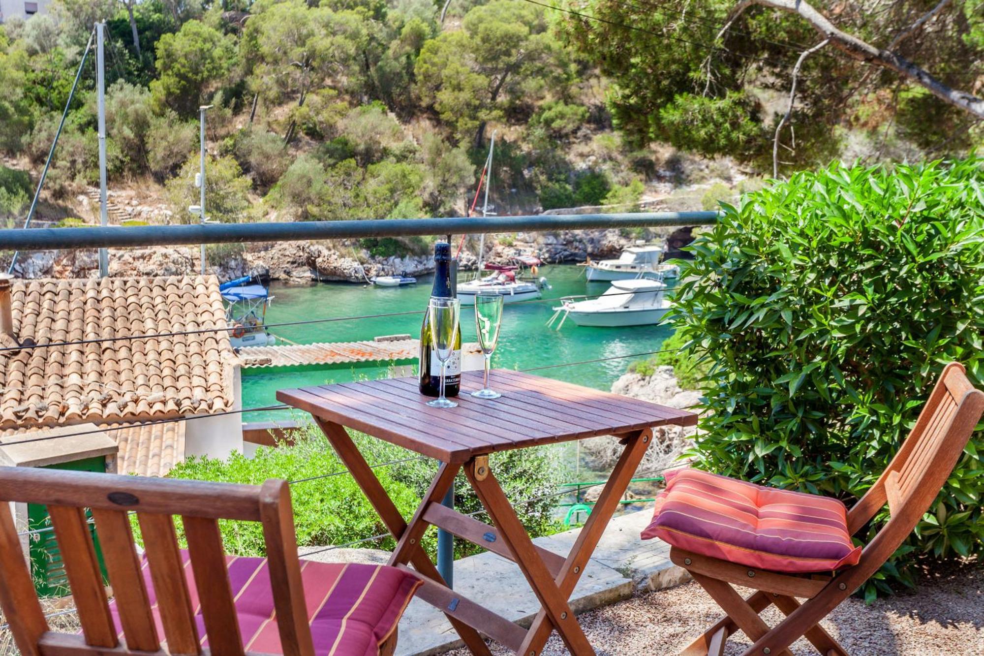 Harbour View 2 Apartment Cala Figuera  Bagian luar foto